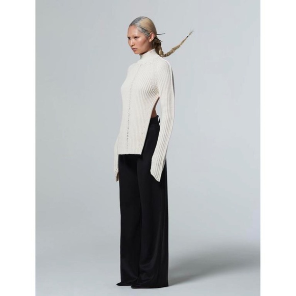 Grace Ling Open Back Sweater - Picture 3 of 7